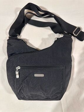Women’s Baggallini Black Nylon Criss Cross Crossbody.